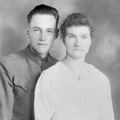 UNKNOWN VETERAN & WIFE