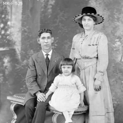 Nick, Virginia & Martha PAPPAS MK-F 525