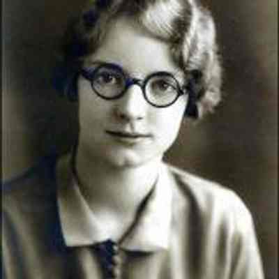 UNKNOWN, Evie
