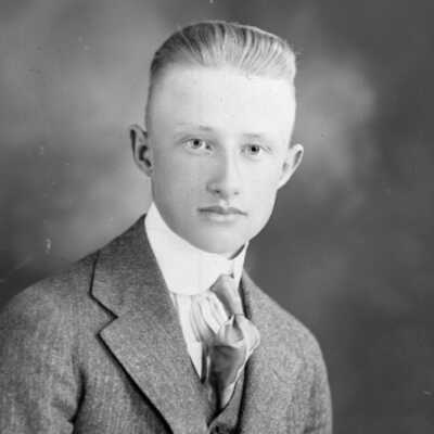 WALKER, Howard