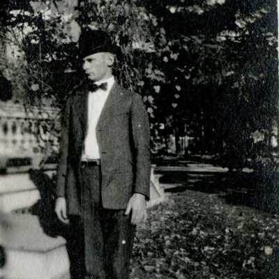 Fred with hat