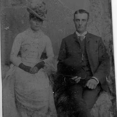Gillett, Dunham