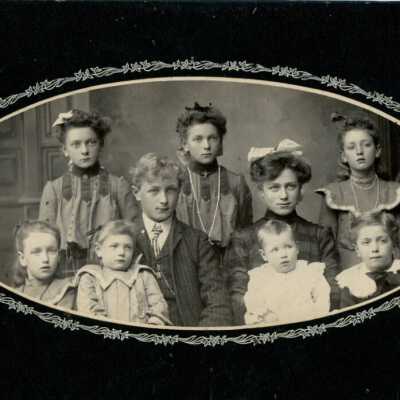 John and Louisa Neller family.  Oldest nine children.