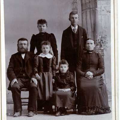 Mohnke family (possibly)