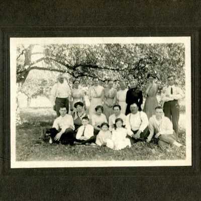 Nuffer family group