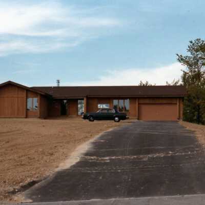 Geneva Drive East 900-905