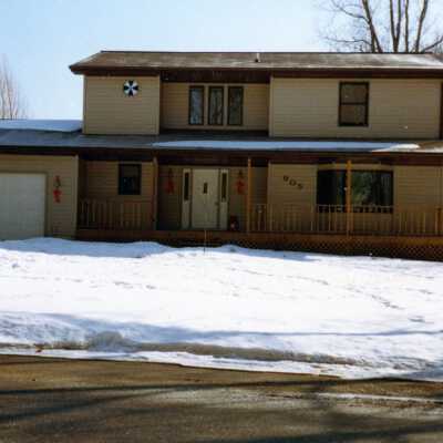 905 E. Geneva