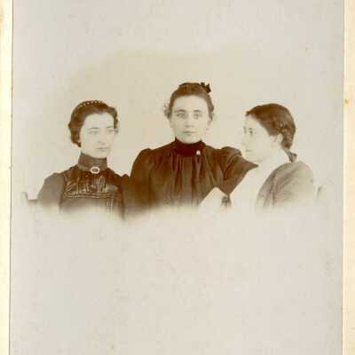 Eva, Mary, and unsure.