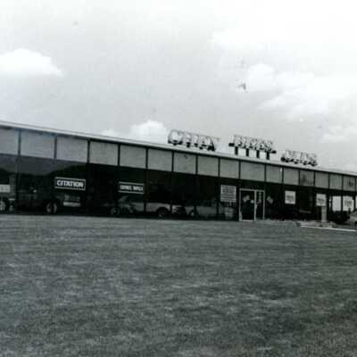 Bee's Dealership