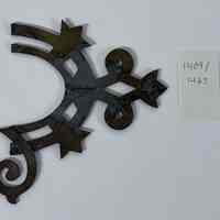 Hoole Oval with Flower and Leaf Motif Template, Design 1409/1463