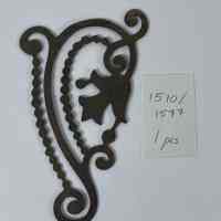 Hoole Blooming Flower with Stem and Dots Around Template, Design 1510/1577