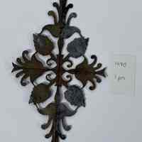 Hoole Diamond with Leaf Cross and Flowers Template, Design 1470