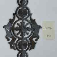 Hoole Leaves and Circular Pattern with Flowers Inside Template, Design 1746