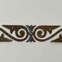 Hoole Geometric Vines and Leaves with Fleur-de-lis Center Stamp Die Template, Design 2462