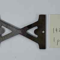 Hoole Crossed Vines with Spheres Inside Stamp Die Template, Design 1923