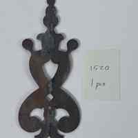 Hoole Interwoven Stems with Sprig at Top Template, Design 1520
