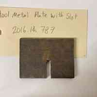 Hoole Metal Plate with Slot