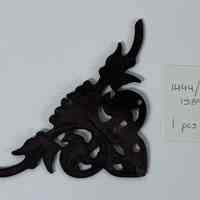 Hoole Corner Fleur de Lis with Leaves and Flower Inside Template, Design 1444/1389