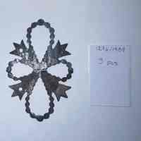 Hoole Dotted Cross with Leaf Pattern Template - Designs 1296/1589
