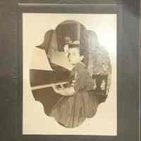 Photo of Stella Patri at the piano