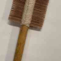 Small comb with handle