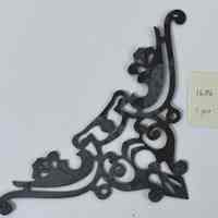Hoole Corner with Leaves, Stem, and Fan Template, Design 1686