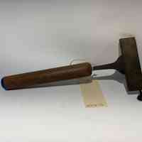 Type Holder with Mounted Screw and Wooden Handle