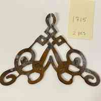Hoole Triangle with Swirl Stems and Flower Template, Design 1715