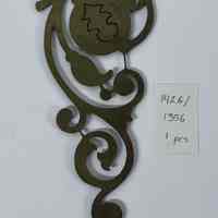 Hoole Rose with Vines Spiralling Down Template, Design 1426/1356