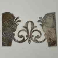 Hoole Fleur-de-lis with Pollinating Flowers Stamp Die Template, Design 2521