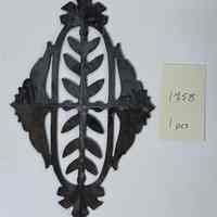 Hoole Oval Foliage with Buds and Foliage on the Sides Template, Design 1758