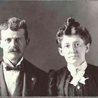 Local Families Photograph Collection/William Williams Jr. and Elizabeth Florence Williams