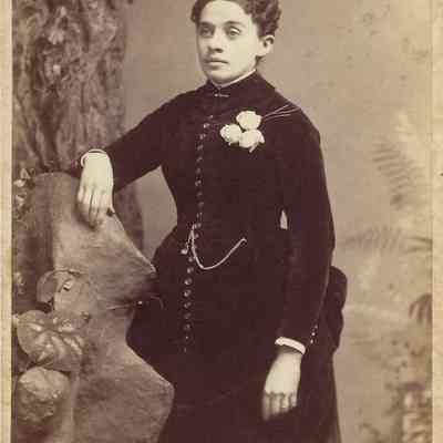 Amy Ida Williams; 1887 (2 copies): front of photograph copy 2