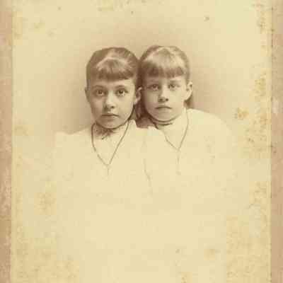 Local Families Photograph Collection/Clara C. and Ida May Williams