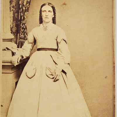 Garrett Family Manuscript Collection/unidentified woman, carte de visite circa late 1800s