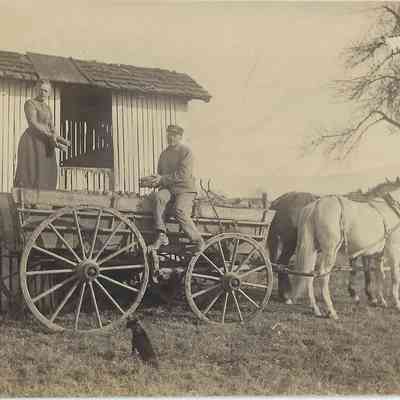 Local Families Photograph Collection/Elwood and Amy Ida Glisson (farm scene, horse and carriage)