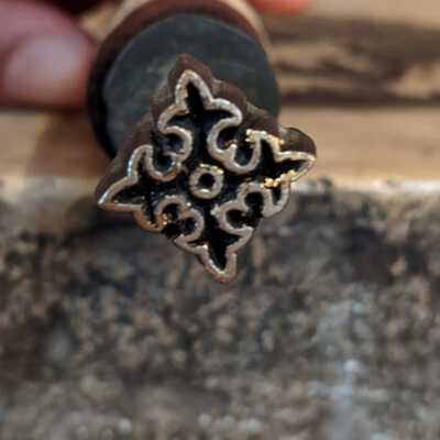 Fleur-dis-lis Cross