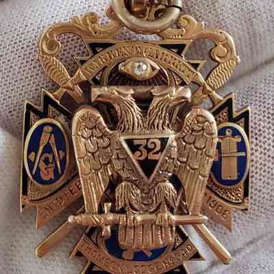Garrett Family Manuscript Collection/Warren T. Garrett - Masonic Temple pendant necklace 1907 Thompson Lodge No. 340 (32nd Degree Mason).