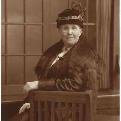 Local Families Photograph Collection/Unidentified woman (Elizabeth F. Williams?)