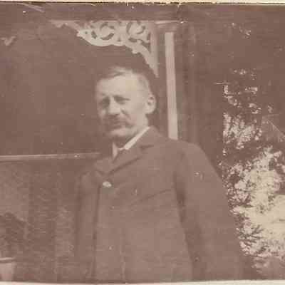 Local Families Photograph Collection/Thomas H. Williams