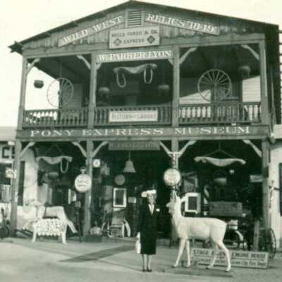 Parker Lyon's Pony Express Museum in Arcadia, c1930