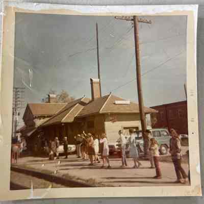 Photo of Hillsboro Depot by W C Roy