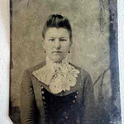 Tintype Queen Elizabeth Shine