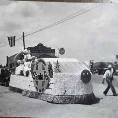 Photo Santa Fe Day Parade in front of R A Bryant Auto Co