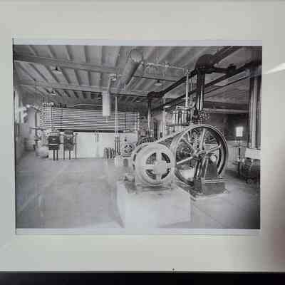 Pully for running engine in original Ice House