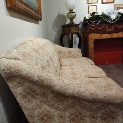 1900 Couch