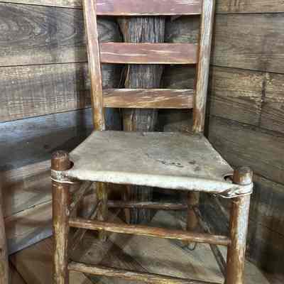 Hide bottom chair