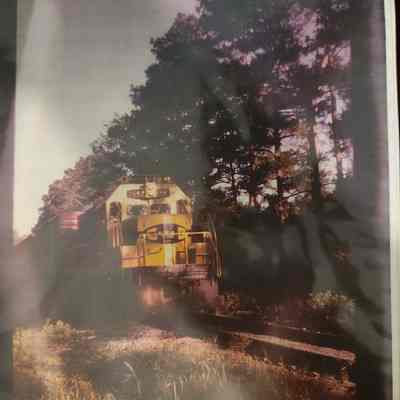 Photo of Santa Fe Engine 2062 on tracks