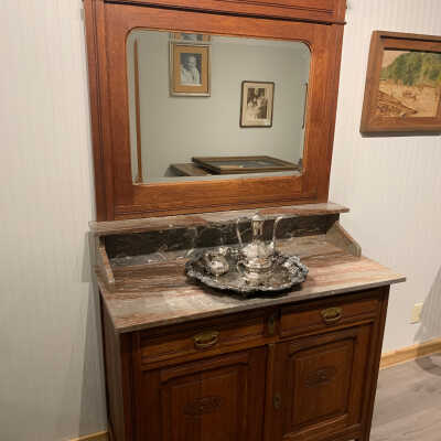 1870’s -1900’s Oak Arts & Crafts Victorian Sideboard