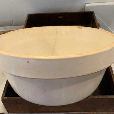 Large Serving/Mixing Bowl
